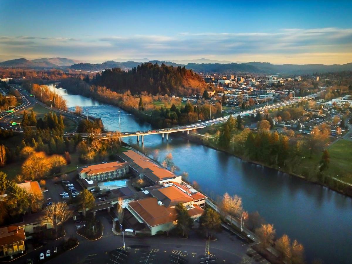 Valley River Inn Eugene Exteriér fotografie